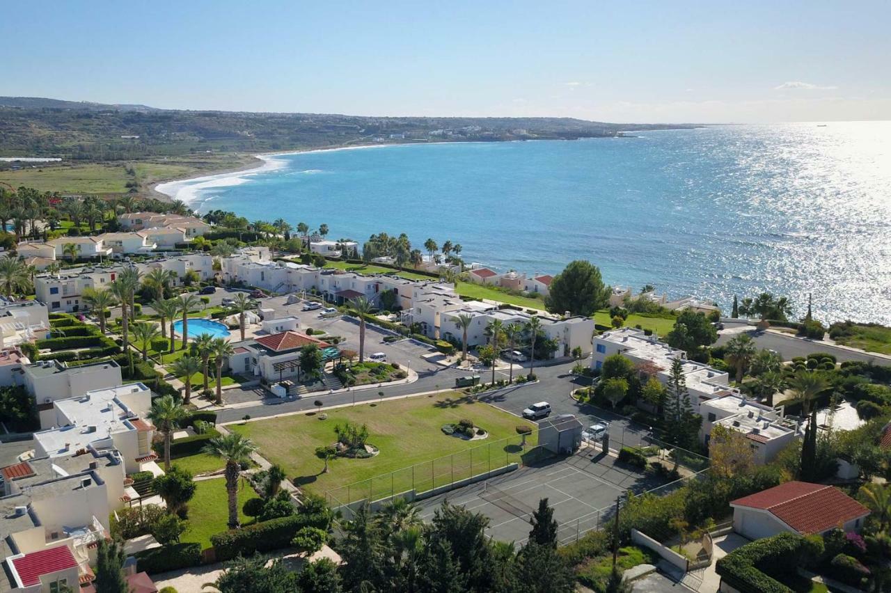 Coral Bay Suite Cyprus Bagian luar foto