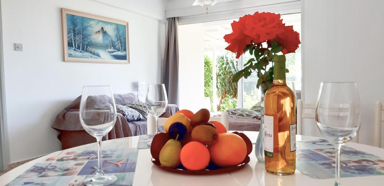 Coral Bay Suite Cyprus Bagian luar foto