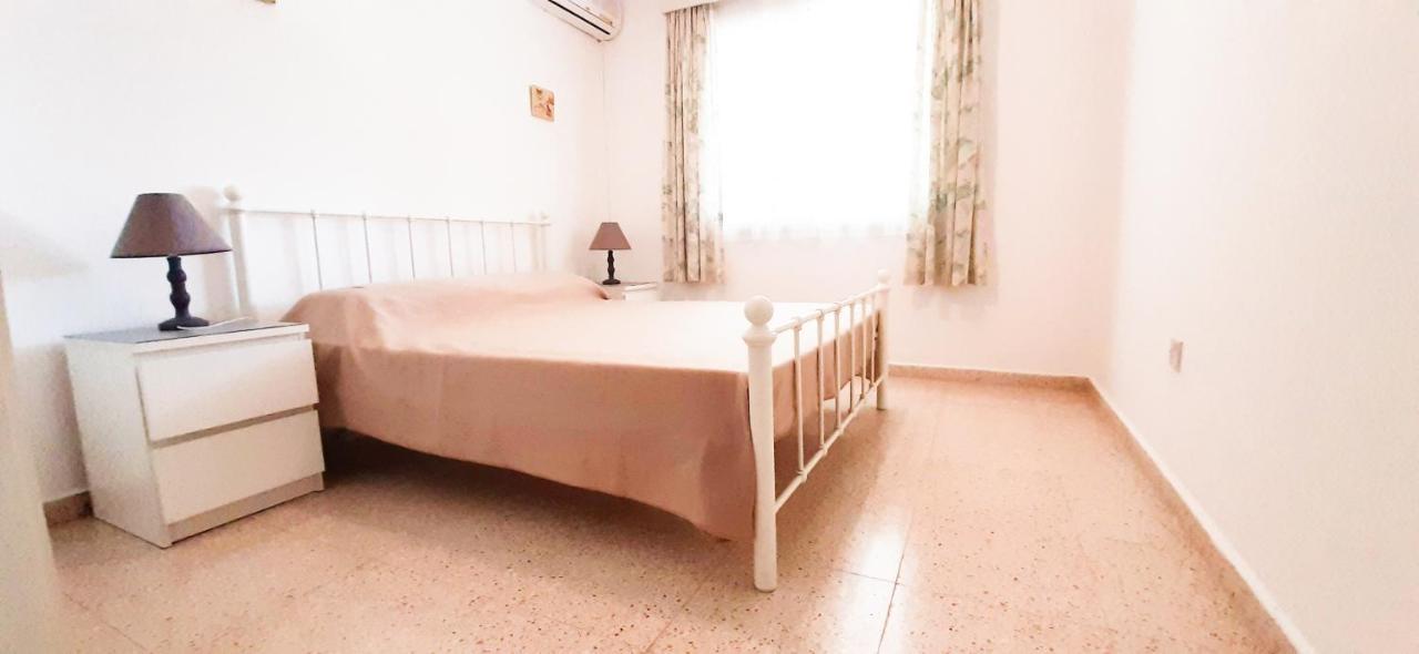 Coral Bay Suite Cyprus Bagian luar foto